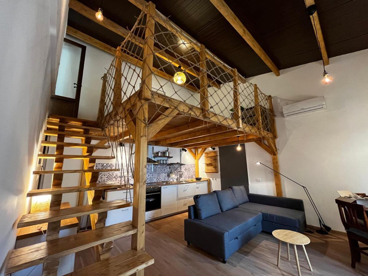 A Casa Del Conte Apartment Palermo Bagian luar foto